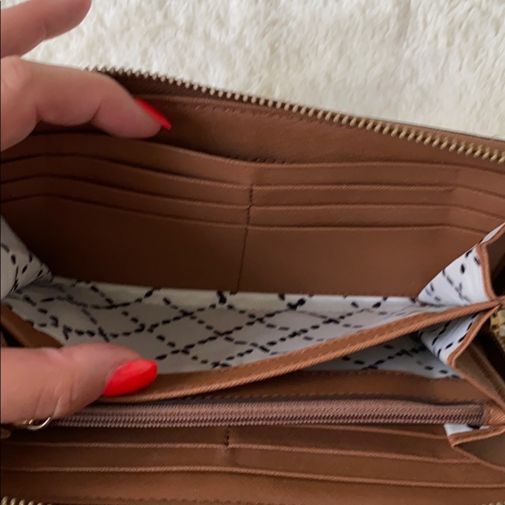 Kate Spade Wallet - Picture 6 of 8